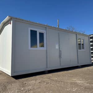 Eladó újszerű állapotú 6,5 m x 3 m mobilház berendezés nélkül